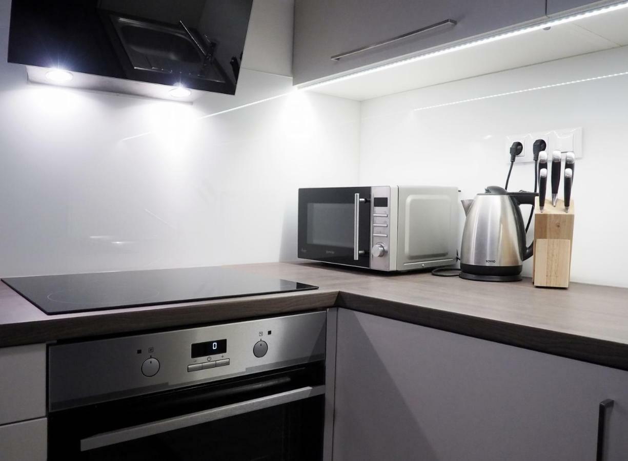 Ap10 - Apartments 4U Brezinova "Overnight Simply" Hradec Králové 외부 사진