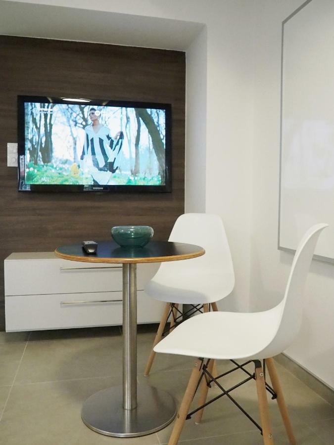 Ap10 - Apartments 4U Brezinova "Overnight Simply" Hradec Králové 외부 사진
