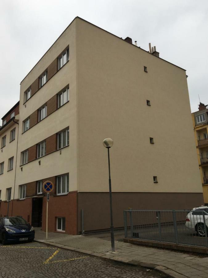 Ap10 - Apartments 4U Brezinova "Overnight Simply" Hradec Králové 외부 사진