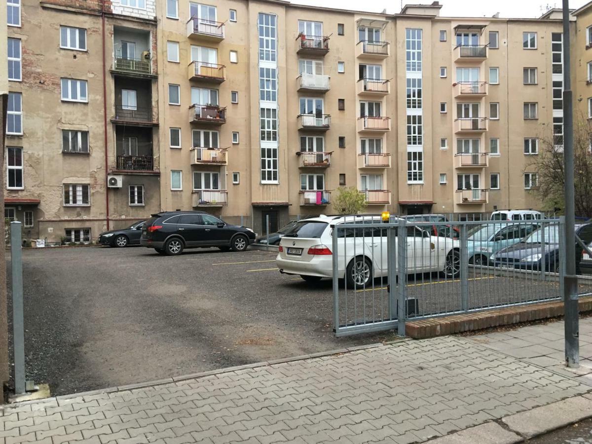 Ap10 - Apartments 4U Brezinova "Overnight Simply" Hradec Králové 외부 사진
