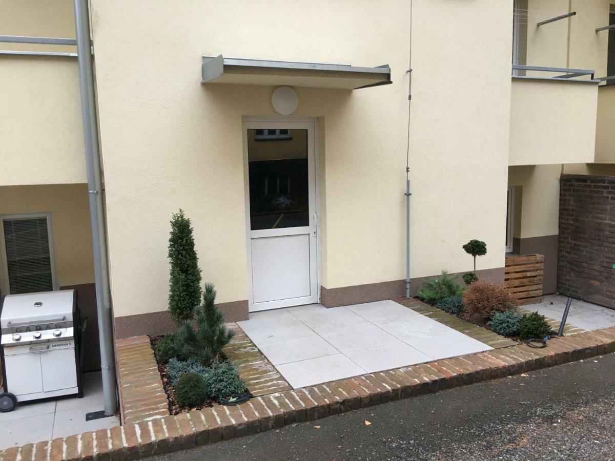 Ap10 - Apartments 4U Brezinova "Overnight Simply" Hradec Králové 외부 사진