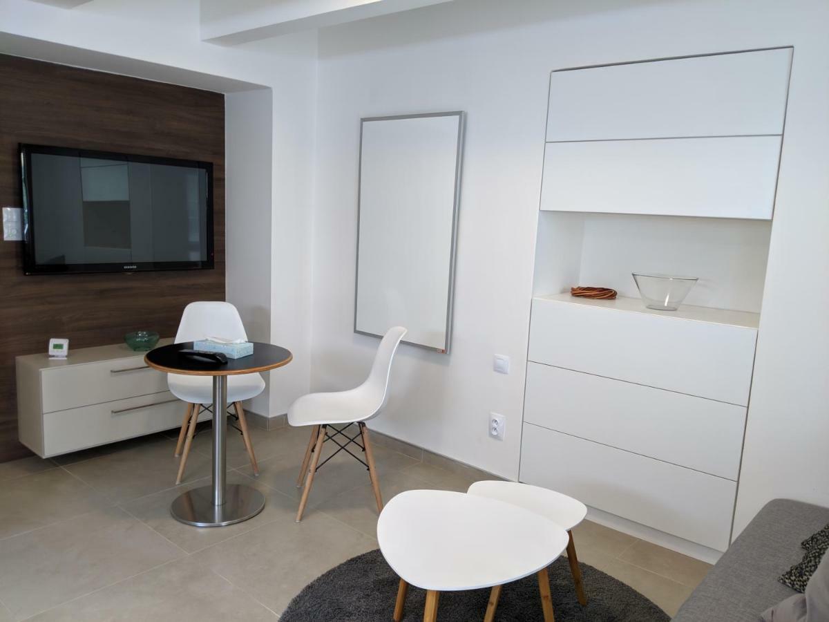 Ap10 - Apartments 4U Brezinova "Overnight Simply" Hradec Králové 외부 사진
