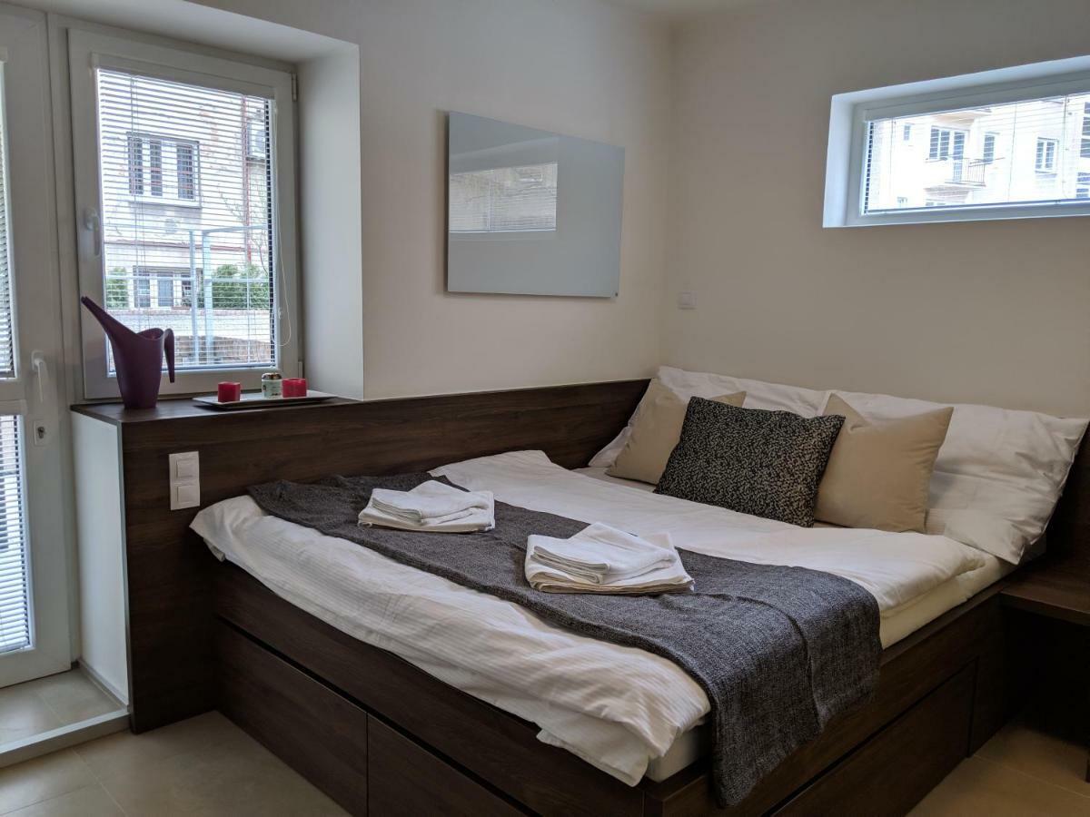 Ap10 - Apartments 4U Brezinova "Overnight Simply" Hradec Králové 외부 사진