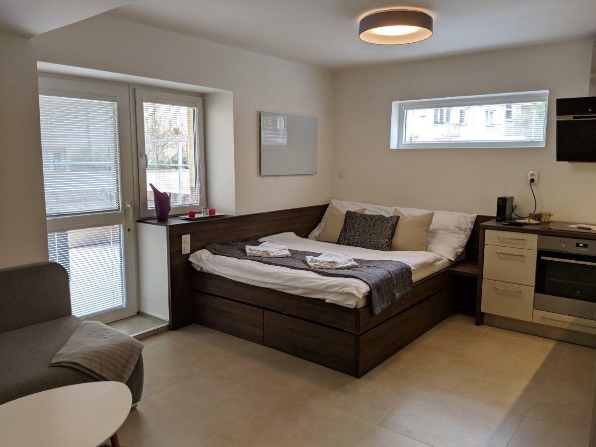 Ap10 - Apartments 4U Brezinova "Overnight Simply" Hradec Králové 외부 사진