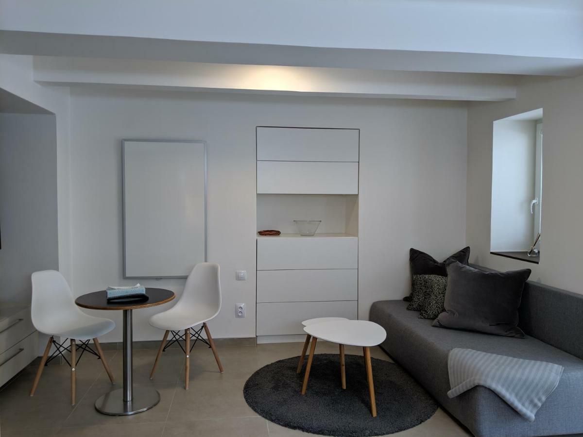 Ap10 - Apartments 4U Brezinova "Overnight Simply" Hradec Králové 외부 사진