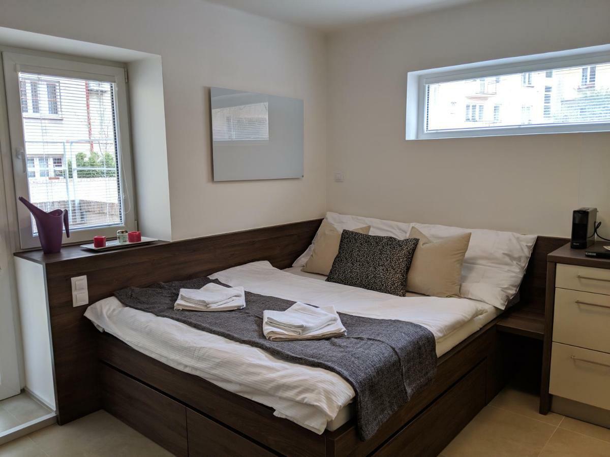 Ap10 - Apartments 4U Brezinova "Overnight Simply" Hradec Králové 외부 사진