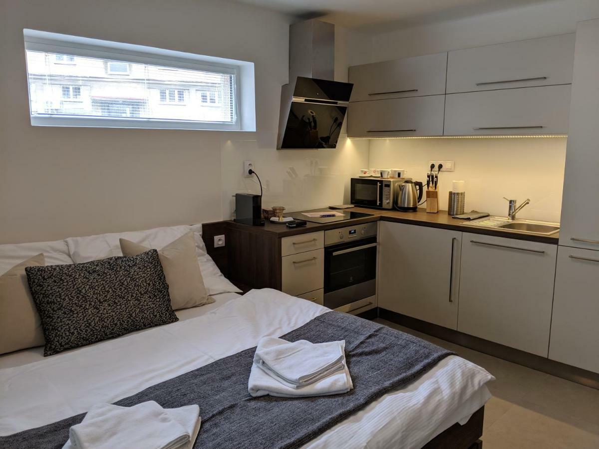 Ap10 - Apartments 4U Brezinova "Overnight Simply" Hradec Králové 외부 사진